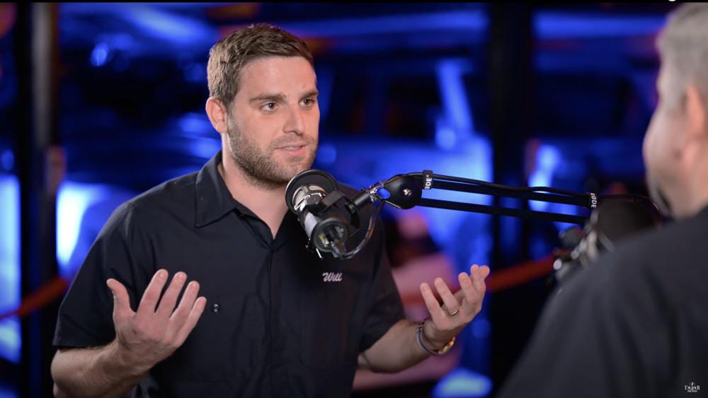 Er boshqalarga xotinini sikishiga ruxsat beradi